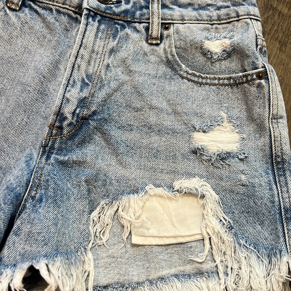 Hidden Jean Shorts - Picture 2 of 3